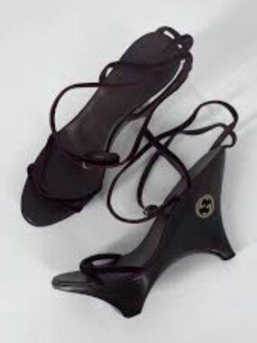 IN SEARCH OF GUCCI BY TOM FORD WEDGE